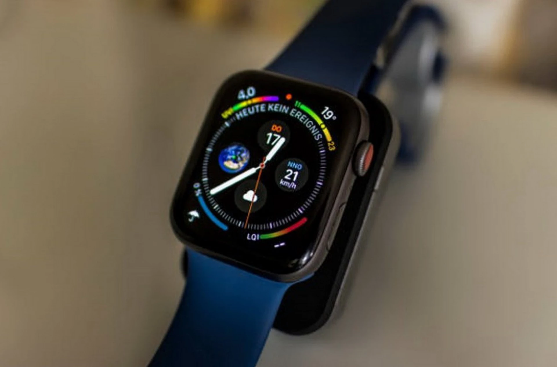 Apple Watch Series 10 vs Samsung Galaxy Watch 7
